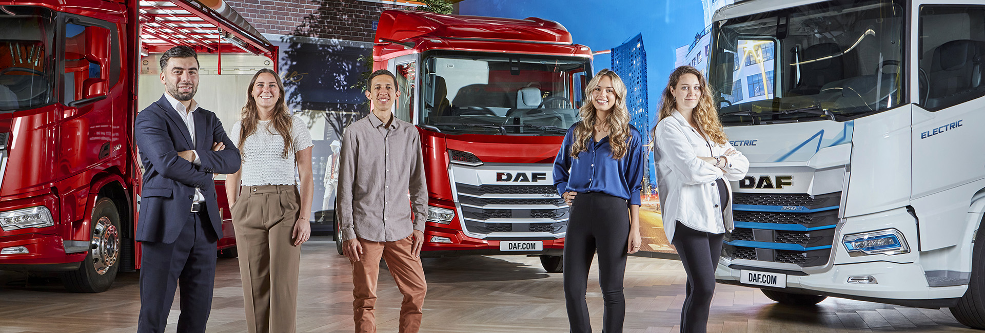 DAF-header-working-at-DAF