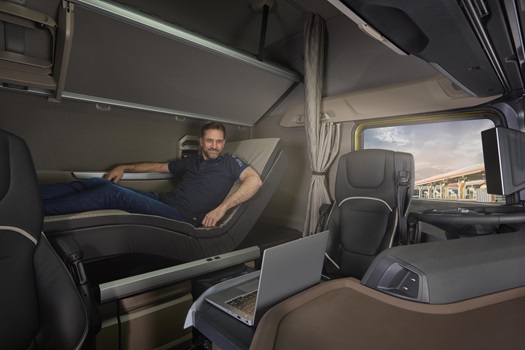 5.3. The multi-adjustable DAF Relax Bed adds to the next level in driver comfort