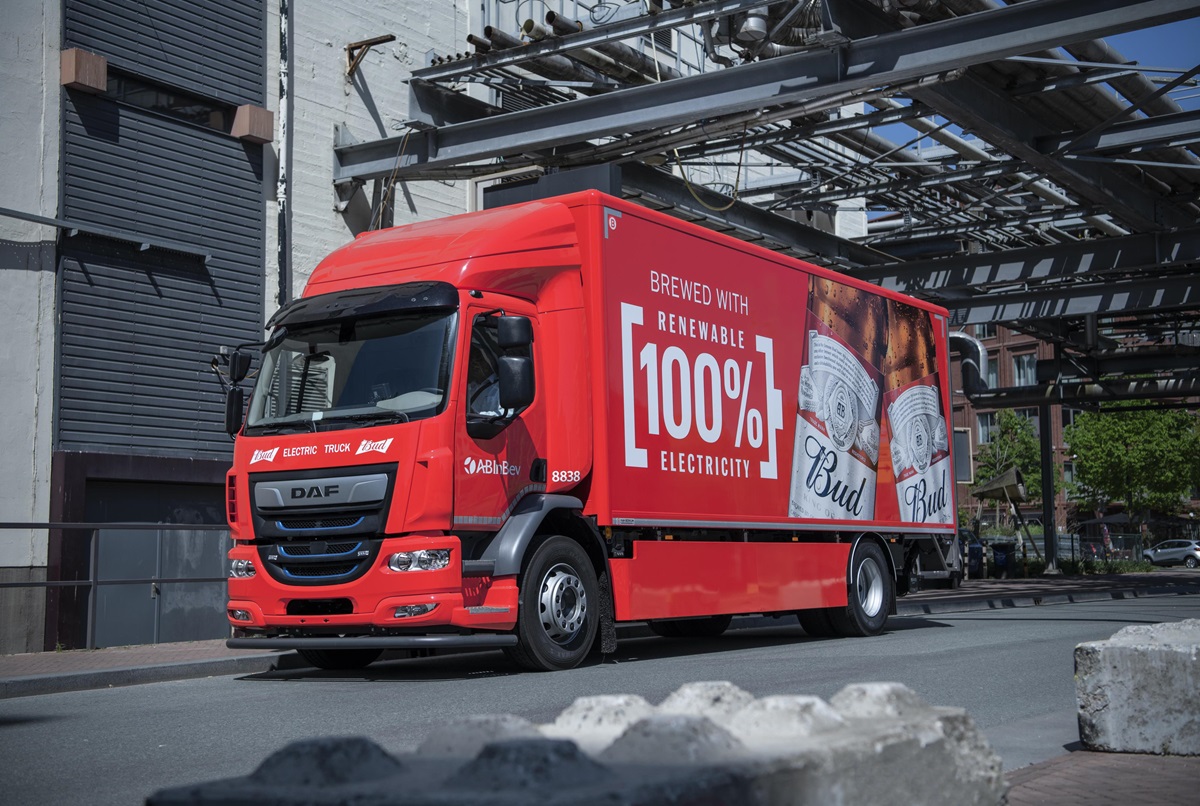 DAF-starts-delivery-of-fully-electric-LF-Electric-02